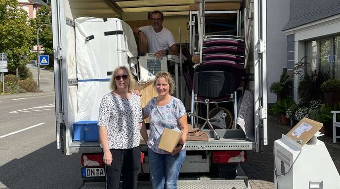 Nach dem Umzug der Zweitälerpraxis in Oberwolfach waren medizinische Geräte und Möbel übrig. Diese werden nun ins zerstörte Homs gebracht, um dort den Aufbau eines Krankenhauses zu unterstützen.